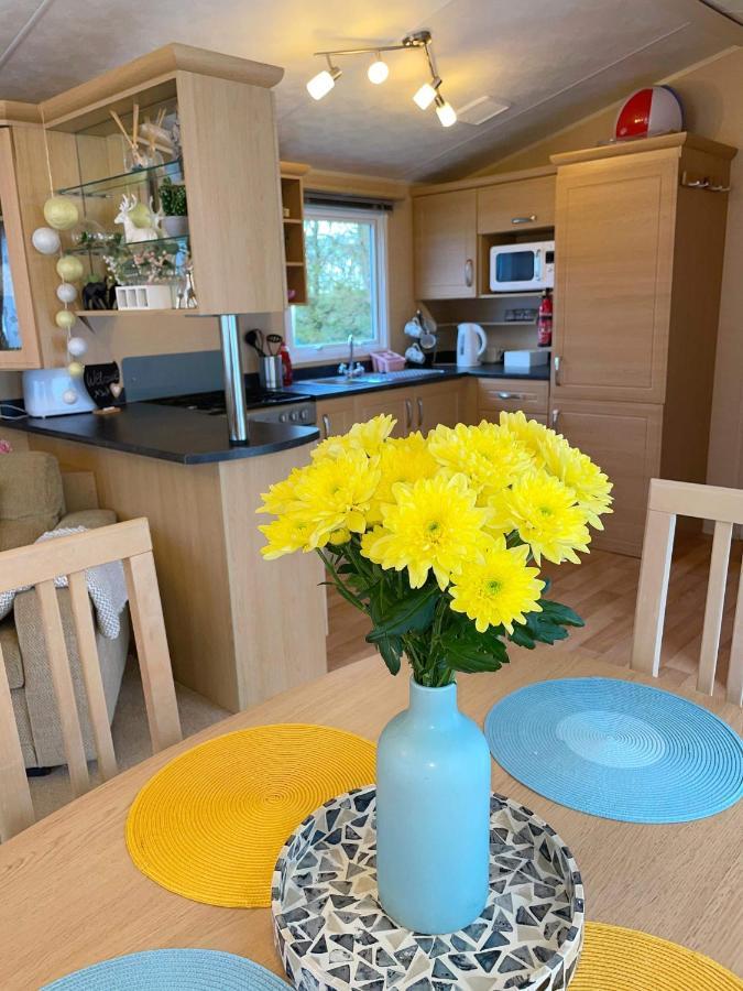 Caravan For Rent At Tattershall Holiday Park Exterior foto