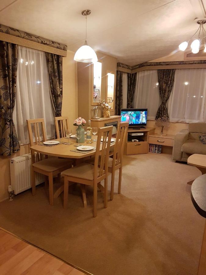 Caravan For Rent At Tattershall Holiday Park Exterior foto